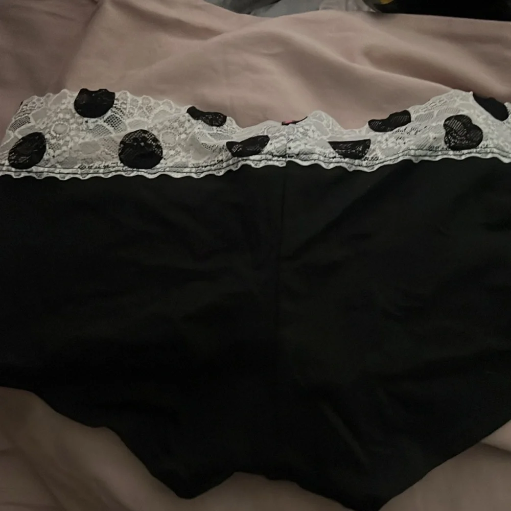 VS PINK Holiday What the Elf Boyshort